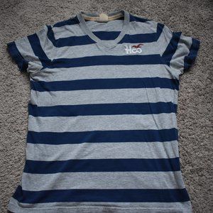 Hollister California V-neck T-shirt Size Medium